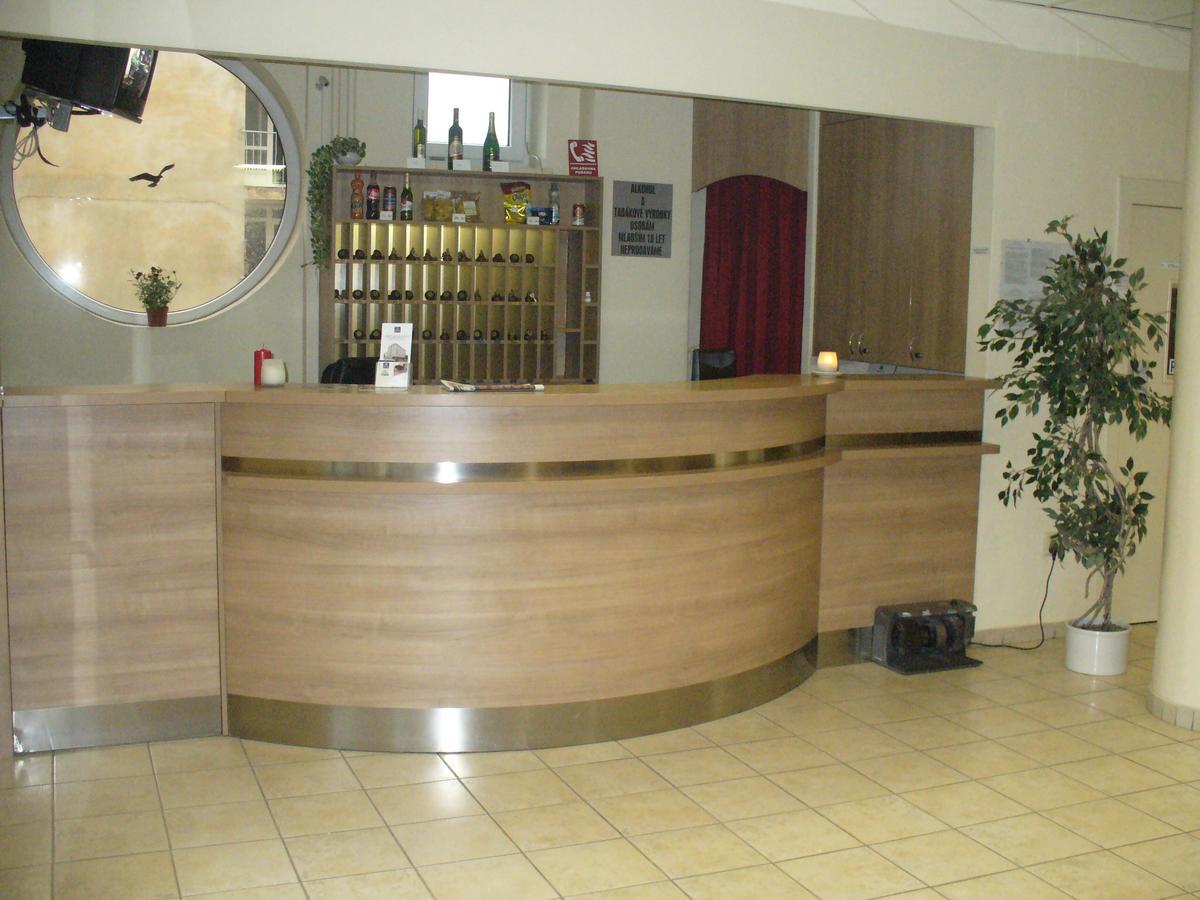 Hotel Morava Uherské Hradiště Dış mekan fotoğraf
