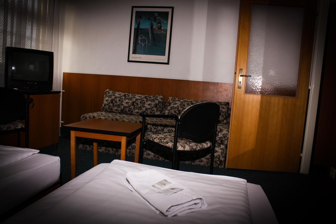 Hotel Morava Uherské Hradiště Dış mekan fotoğraf