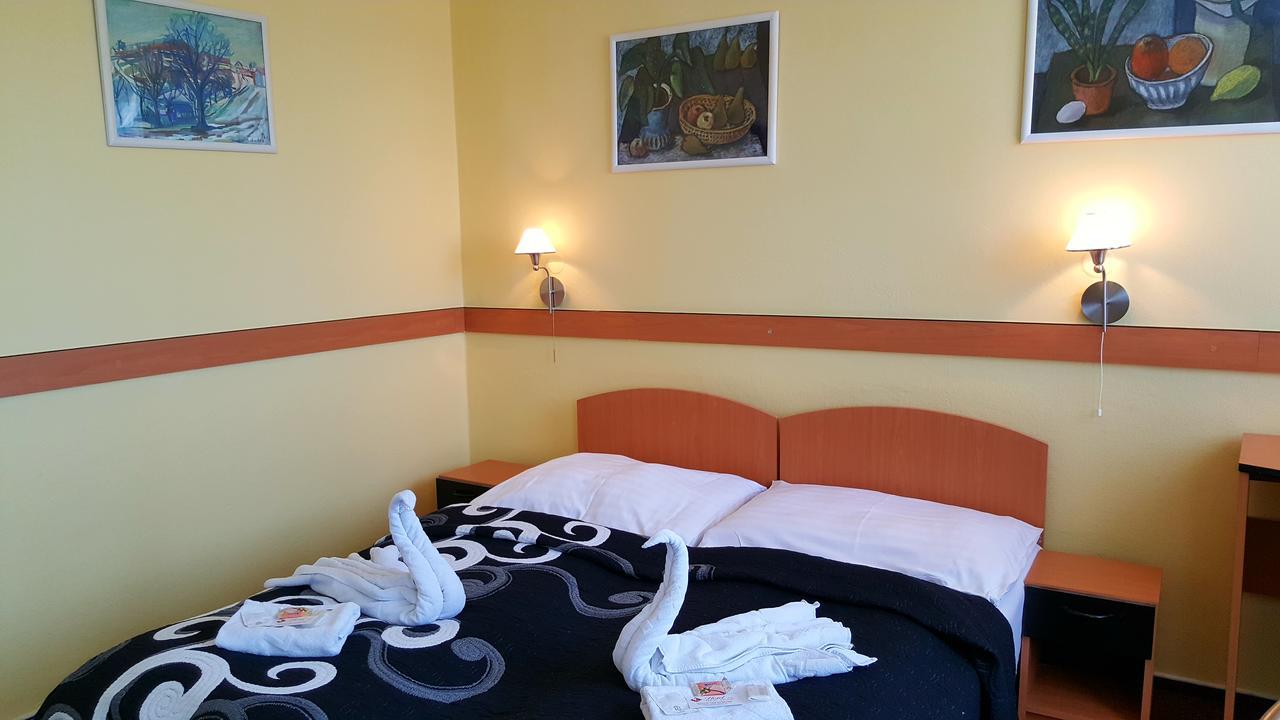 Hotel Morava Uherské Hradiště Dış mekan fotoğraf