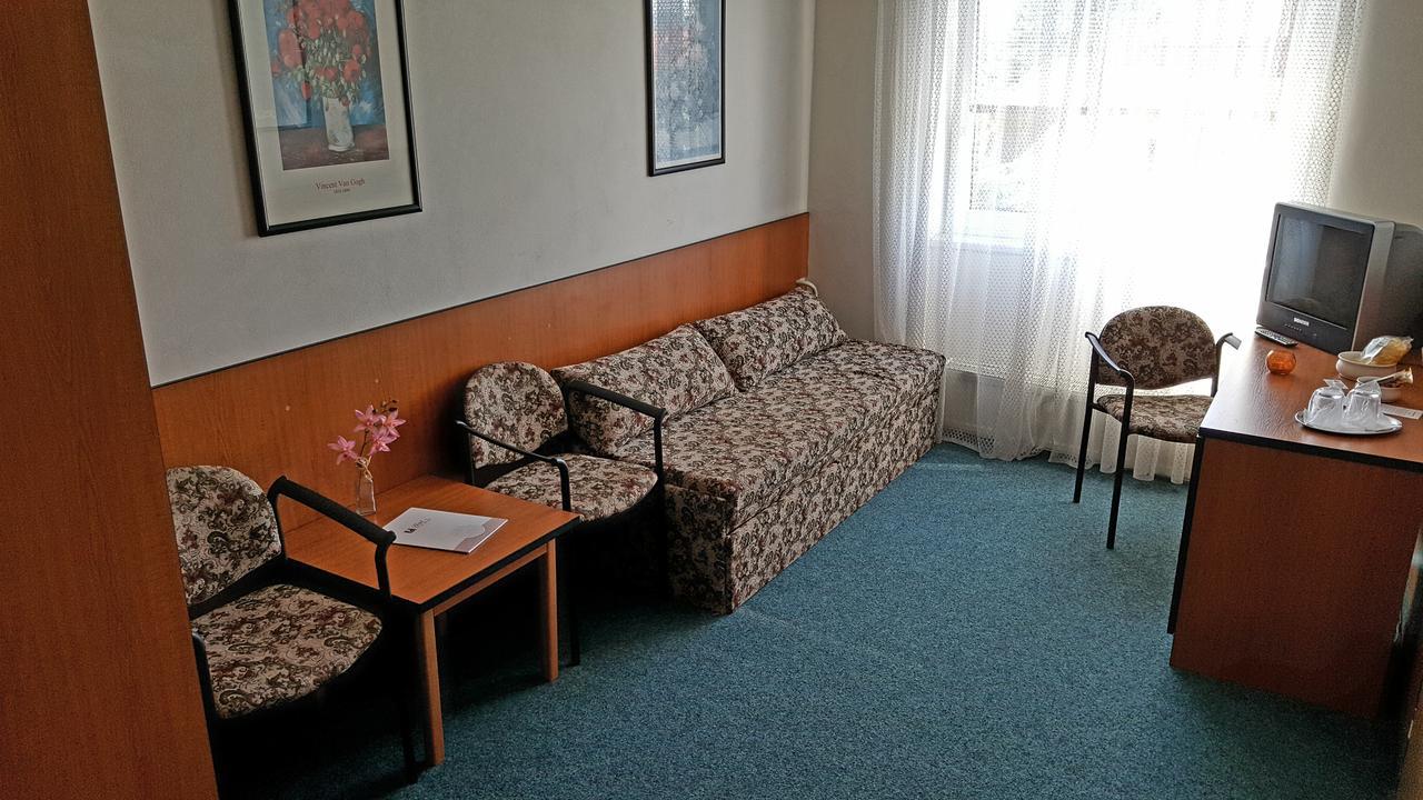 Hotel Morava Uherské Hradiště Dış mekan fotoğraf