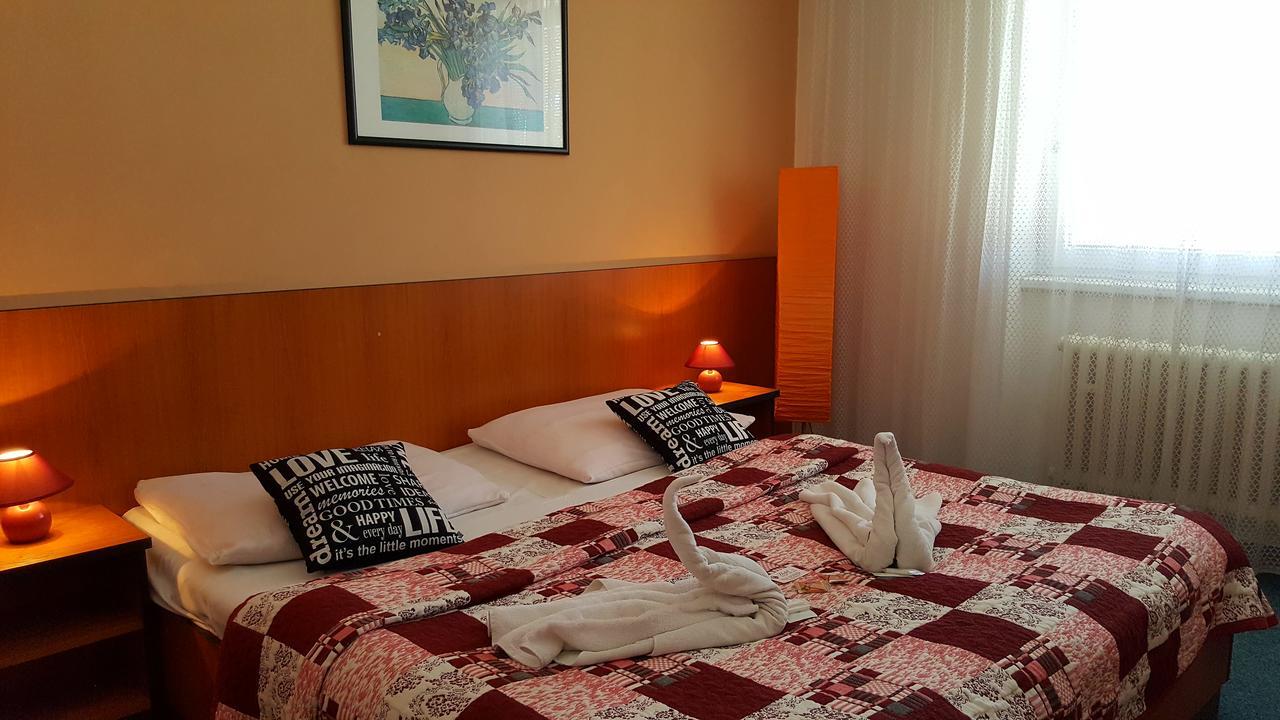 Hotel Morava Uherské Hradiště Dış mekan fotoğraf