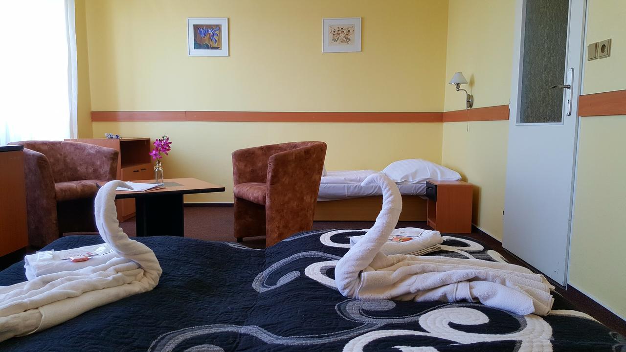 Hotel Morava Uherské Hradiště Dış mekan fotoğraf